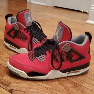 Jordan 4 Retro Toro Bravo